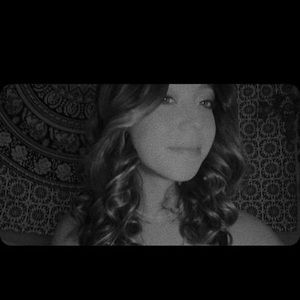 Meet your Posher, Alyssa